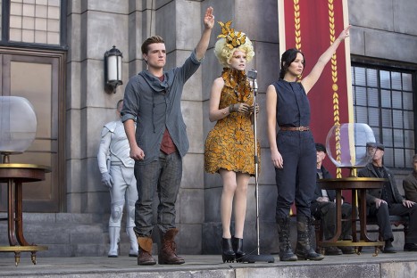 Jennifer Lawrence and an impressive supporting cast make 'Catching Fire' a huge improvement in the popular series. (Lionsgate Films/aceshowbiz.com)